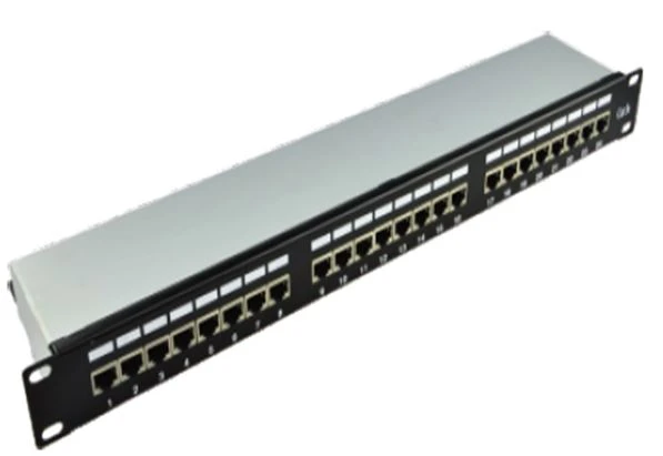 patch panel a přepínač