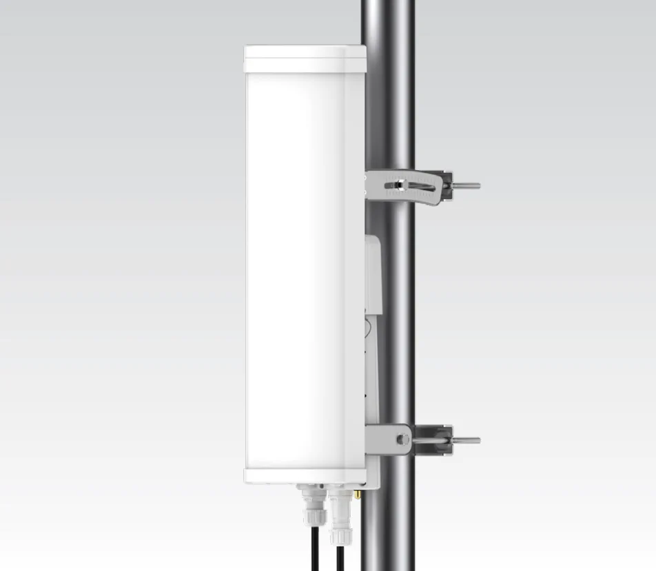 CAMBIUM EPMP 6GHZ 4X4 MU-MIMO SEKTORANTENNE MIT MONTAGESATZ