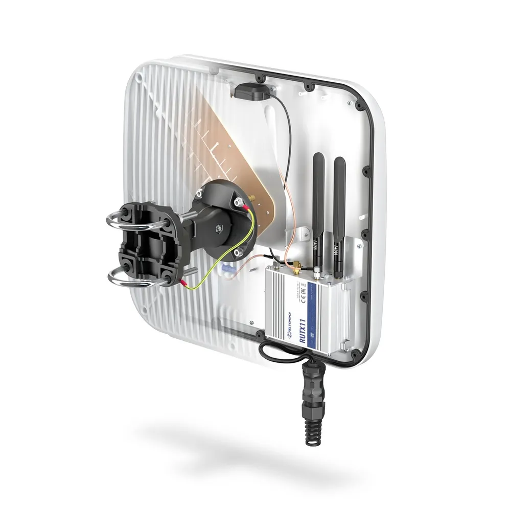 QUWIRELESS QUMAX XR HIGH GAIN LTE ANTENNA WITH SPACE FOR RUT240/950/955/X09/X11