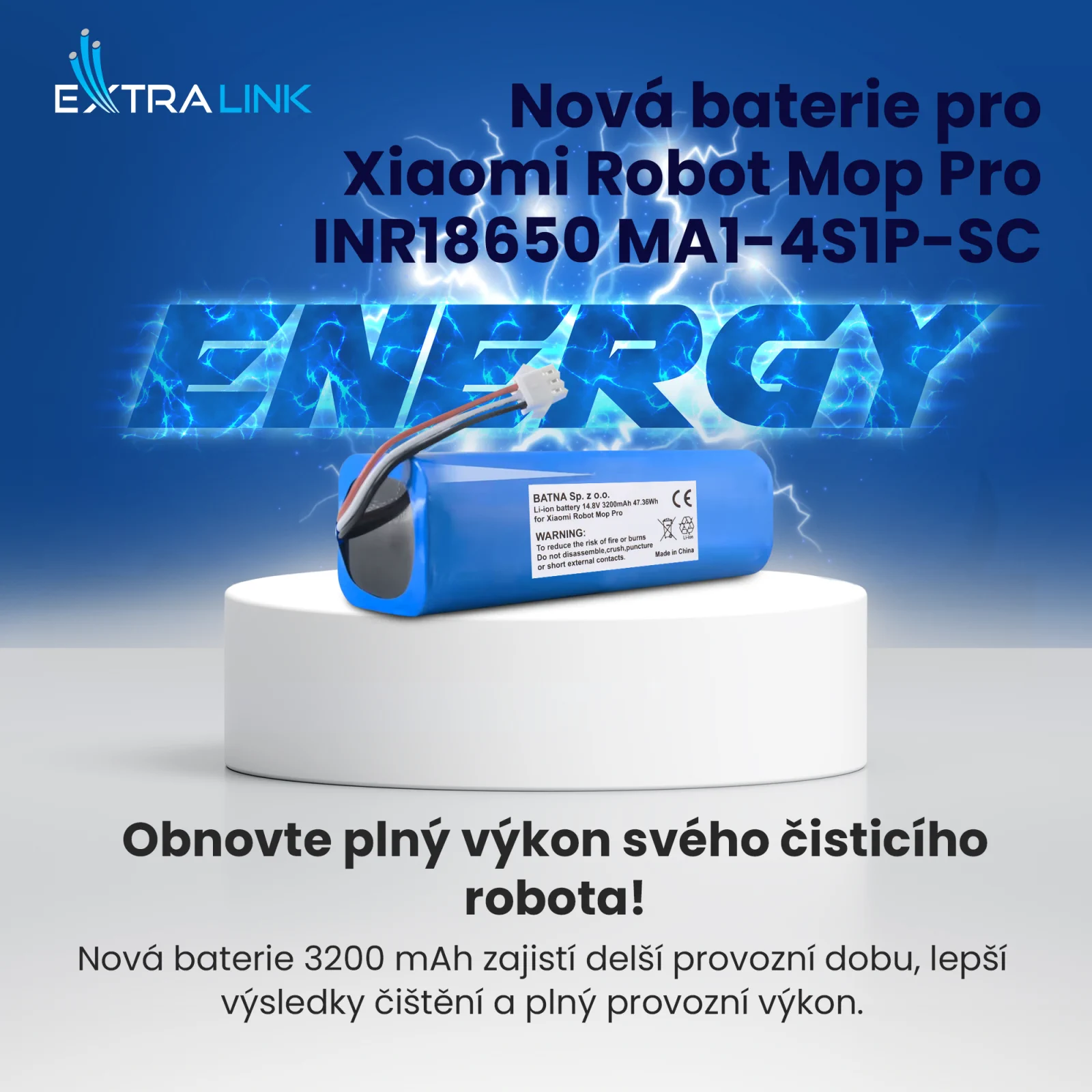 n&aacute;hradn&iacute; baterie pro vysavače xiaomi v modr&eacute; barvě s b&iacute;l&yacute;m &scaron;t&iacute;tkem a kabelem se z&aacute;strčkou na b&iacute;l&eacute;m stojanu