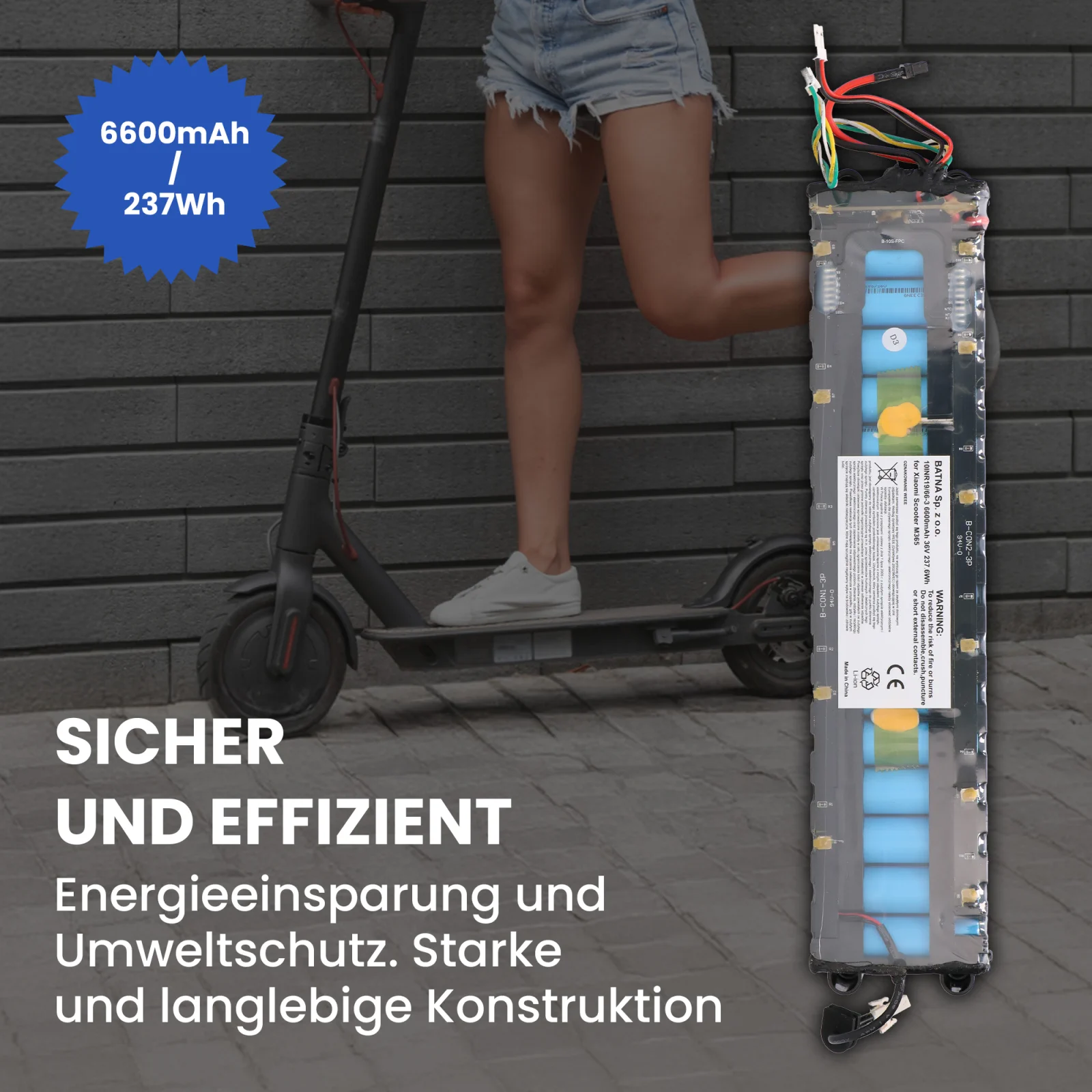 rechts senkrecht eine Motorroller-Batterie, im Hintergrund eine Frau in Jeans-Shorts auf einem xiaomi m365 Motorroller