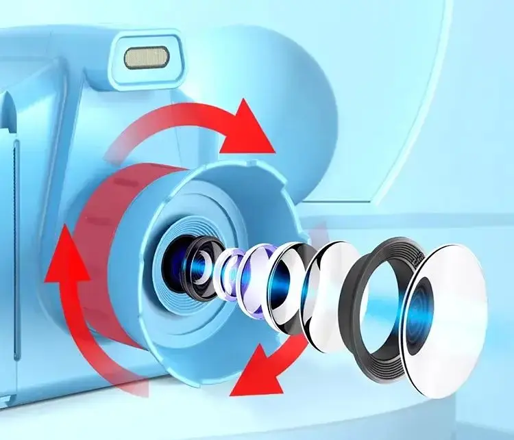 Ilustracja przekroju obiektywu aparatu dziecięcego z zaznaczonymi elementami soczewek i strzałkami ruchu optycznego