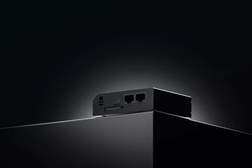 TELTONIKA RUT241 eSIM - INDUSTRIAL 4G eSIM ROUTER