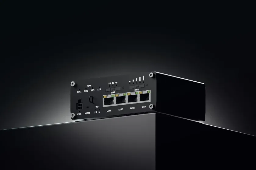 ROUTER INDUSTRIALE 4G LTE TELTONIKA RUTM11