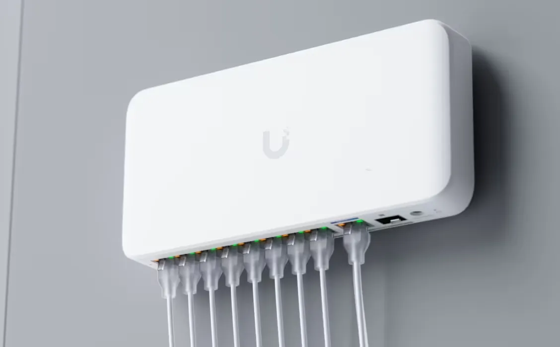 UBIQUITI USW-FLEX-2.5G-8-POE 8-PORT 2.5G POE SWITCH