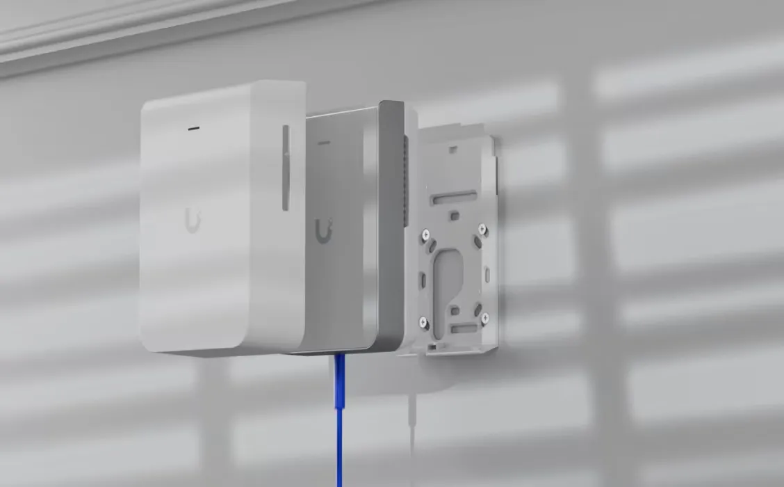 UBIQUITI UACC-U7-PRO-TAMPA DE PAREDE