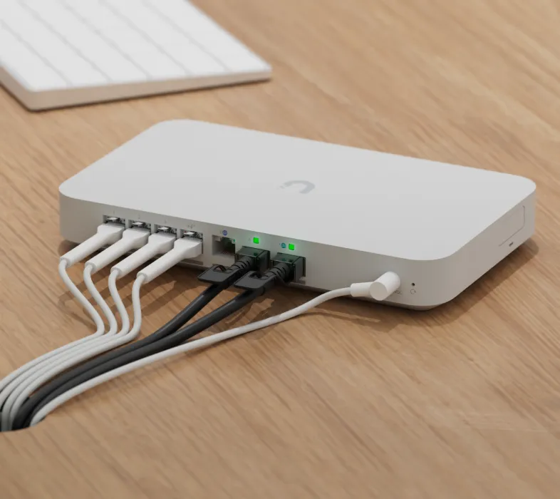 UBIQUITI UXG-FIBER DESKTOP 10G INDEPENDENT GATEWAY, SWITCH A 4 PORTE 2,5 GBE