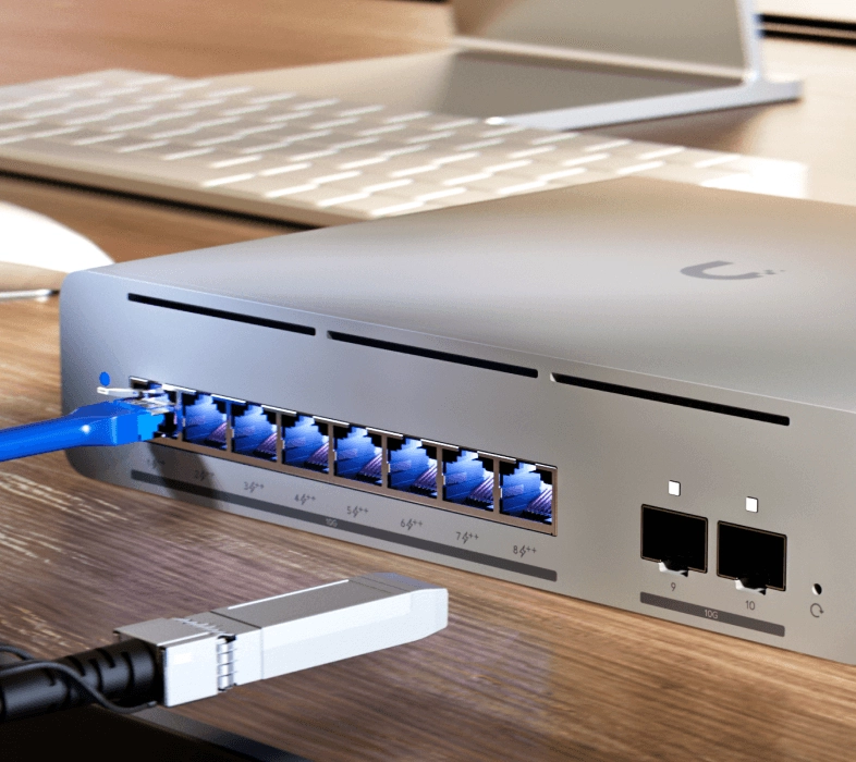 Ubiquiti USW-Pro-XG-8-PoE | Switch | Etherlighting, 8x RJ45 10GbE PoE, 2x SFP , 155W, Layer 3