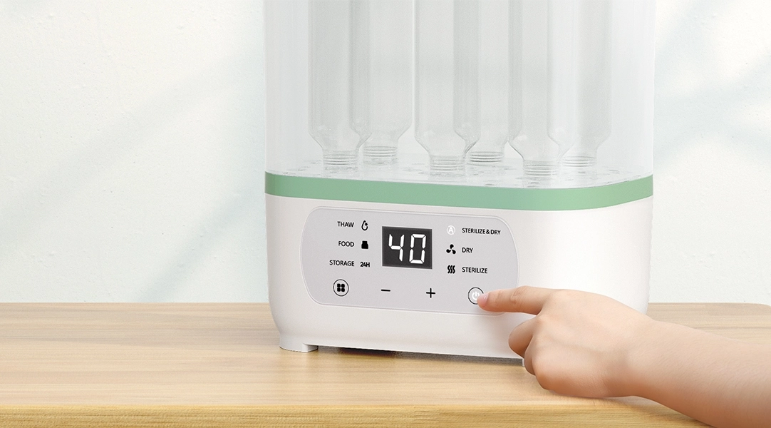 MOMCOZY BS002 8 V 1 ELEKTRICKÝ PARNÍ STERILIZÁTOR KOJENECKÝCH LAHVÍ EU