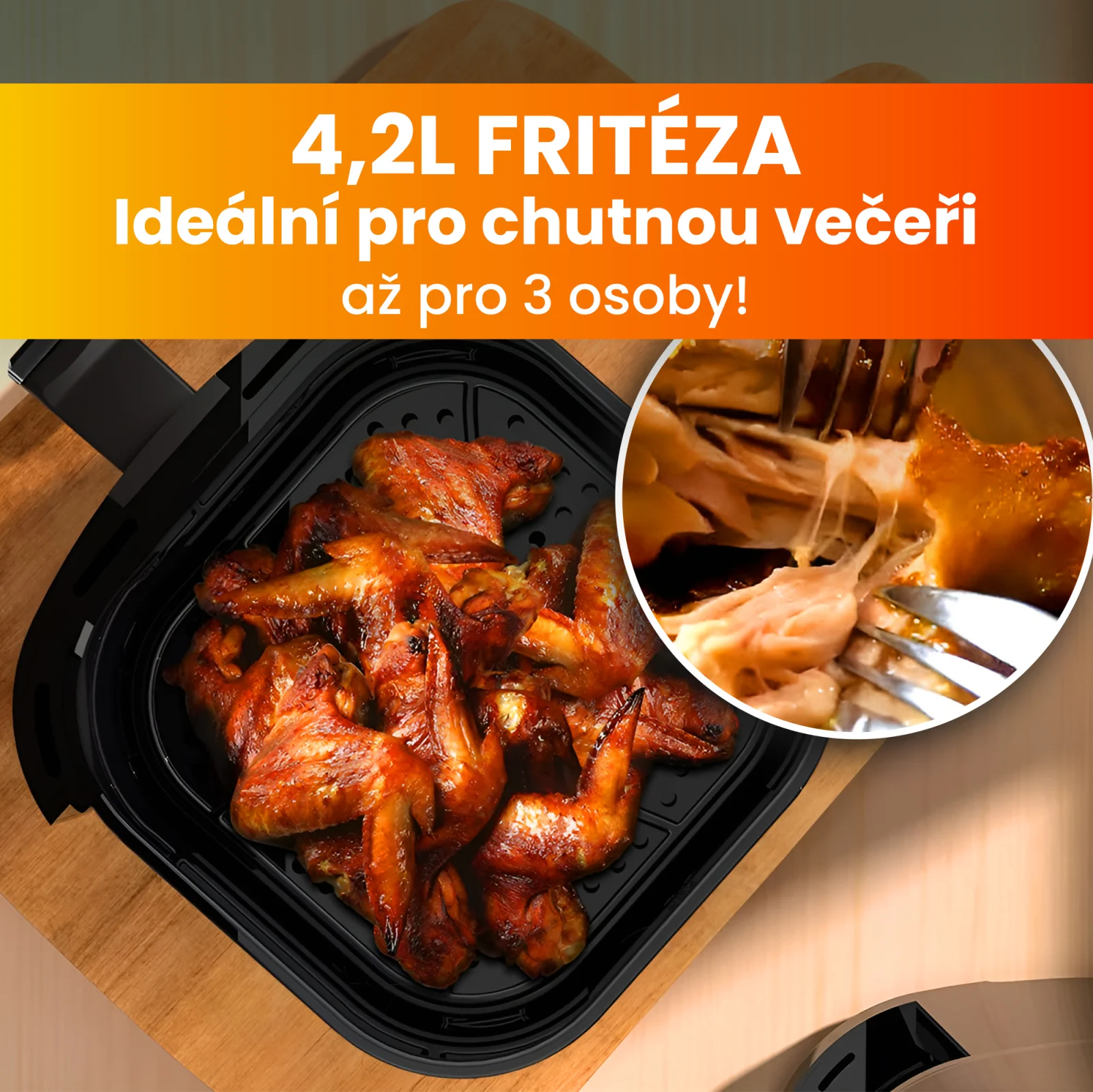pohled na z&aacute;suvku frit&eacute;zy sj-420 s pečen&yacute;mi kuřec&iacute;mi kř&iacute;dly shora