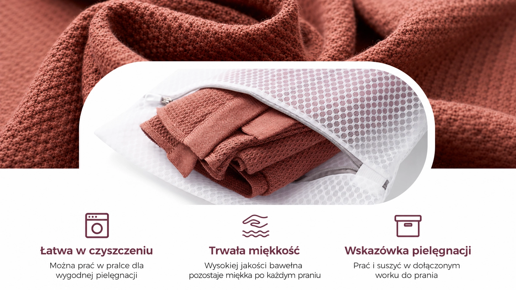 Primer plano de la tela Momcozy y funda plegada en una bolsita