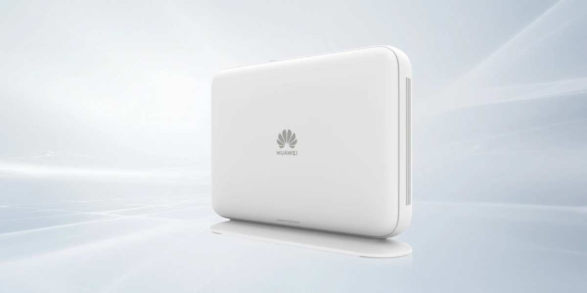 Açık zemin üzerinde beyaz yönlendirici, sağda ışık perspektifinde gösterilmiştir