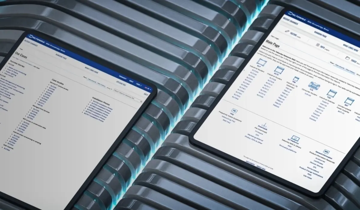 Primo piano del tablet con l'interfaccia software che mostra i dati del dispositivo, accanto al modem Teltonika TRM200 con le barre blu.