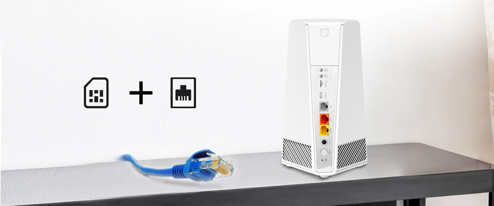 Задняя панель маршрутизатора Totolink NR3500X 5G WiFi6 с портами LAN, SIM, USB и кнопками, рядом с синим кабелем Ethernet