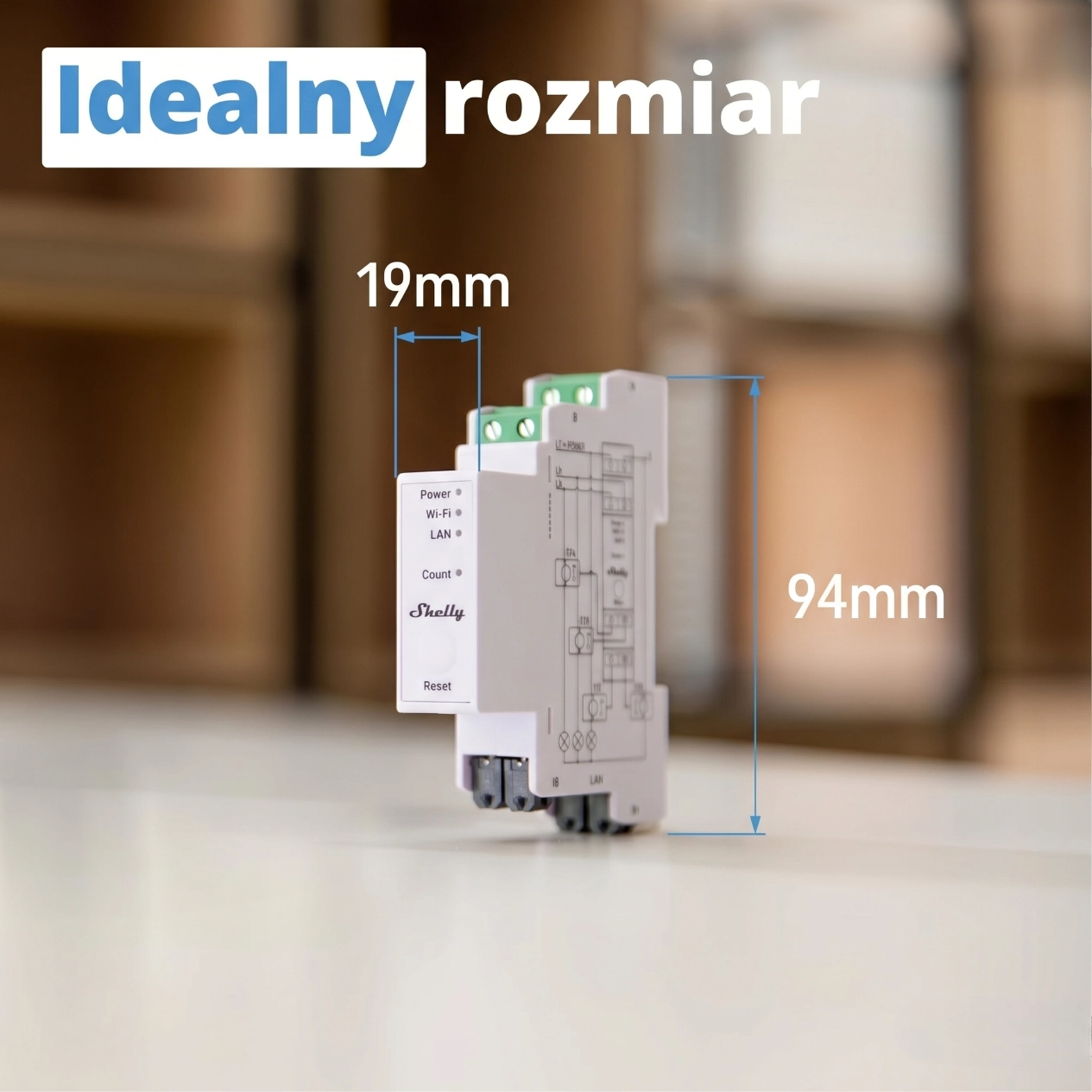 Shelly Pro 3EM z wymiarami na zdjęciu, przedstawiający urządzenie w pełnej skali