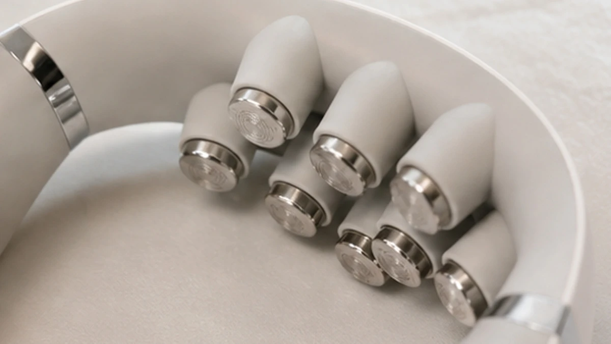 Eight massage heads of the STAY BEAUTY CW1 massager
