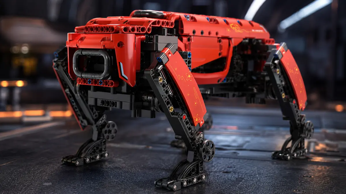 Fütüristik bir iç mekân arka planında kırmızı dört bacaklı blok robotun yakın planı.