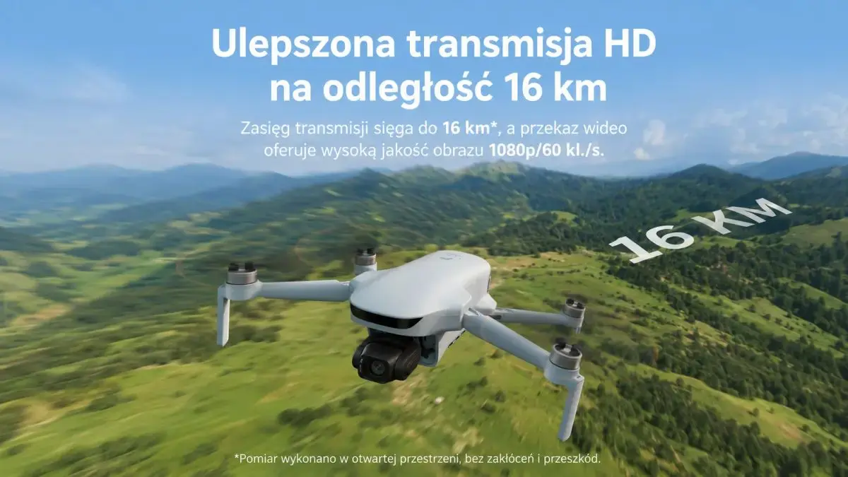 Dron ATOM 3 nad krajobrazem g&oacute;rskim, zasięg transmisji HD do 16 km, widok z lotu ptaka.