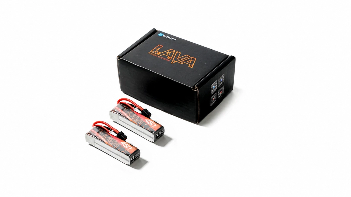 Zestaw akumulatorów BETAFPV LAVA 2S LiHV 450 mAh z opakowaniem, przeznaczonych do dronów FPV i zapewniających wysoką wydajność podczas lotu.
